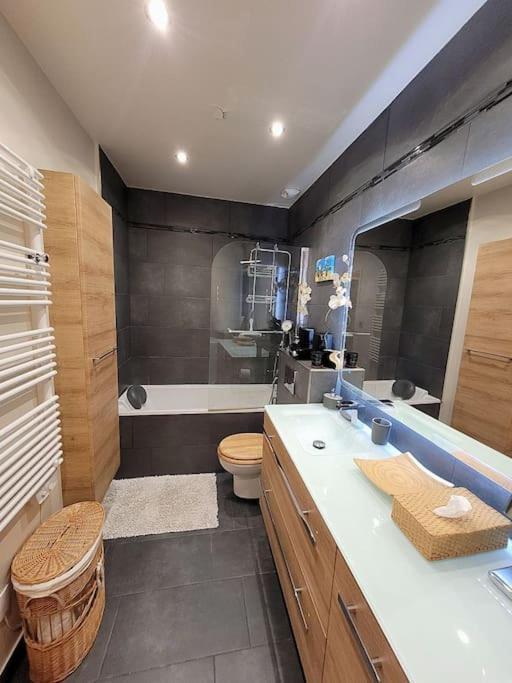 Duplex Art Place, Olympics 2024 Les Clayes-Sous-Bois Luaran gambar